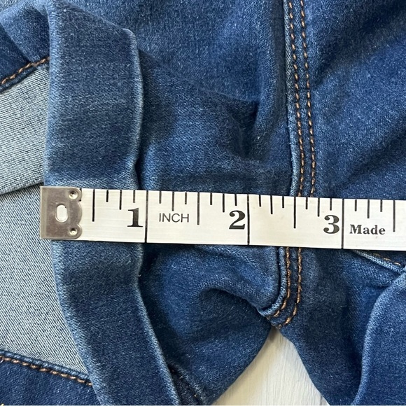 Tinseltown Cuffed Hem Denim Jean Shorts Button Fly Juniors 7 Blue  Stretchy - Picture 6 of 8